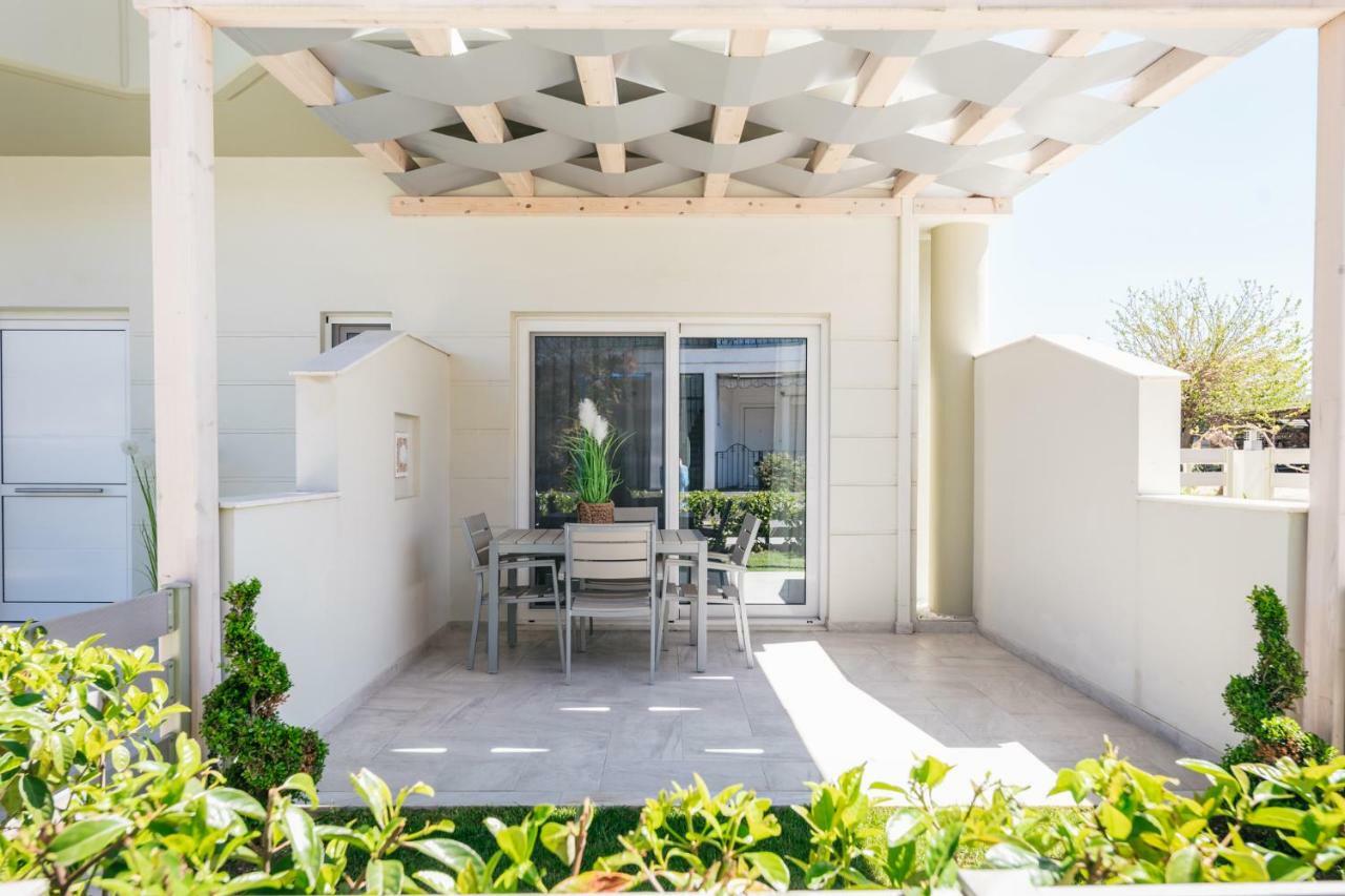 Minthi Boutique Apartments Hanioti Esterno foto